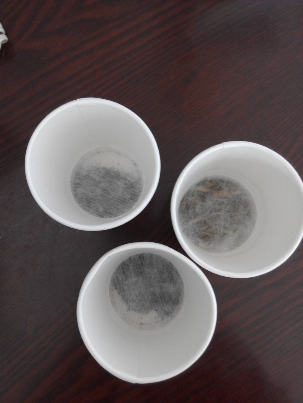 Máquina oculta de sellado de calentamiento de taza de té de café manual (tres posiciones de trabajo)