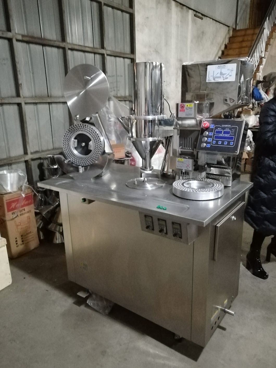 Máquina llenadora de cápsulas semiautomática pequeña Jtj-a / máquina contadora de cápsulas