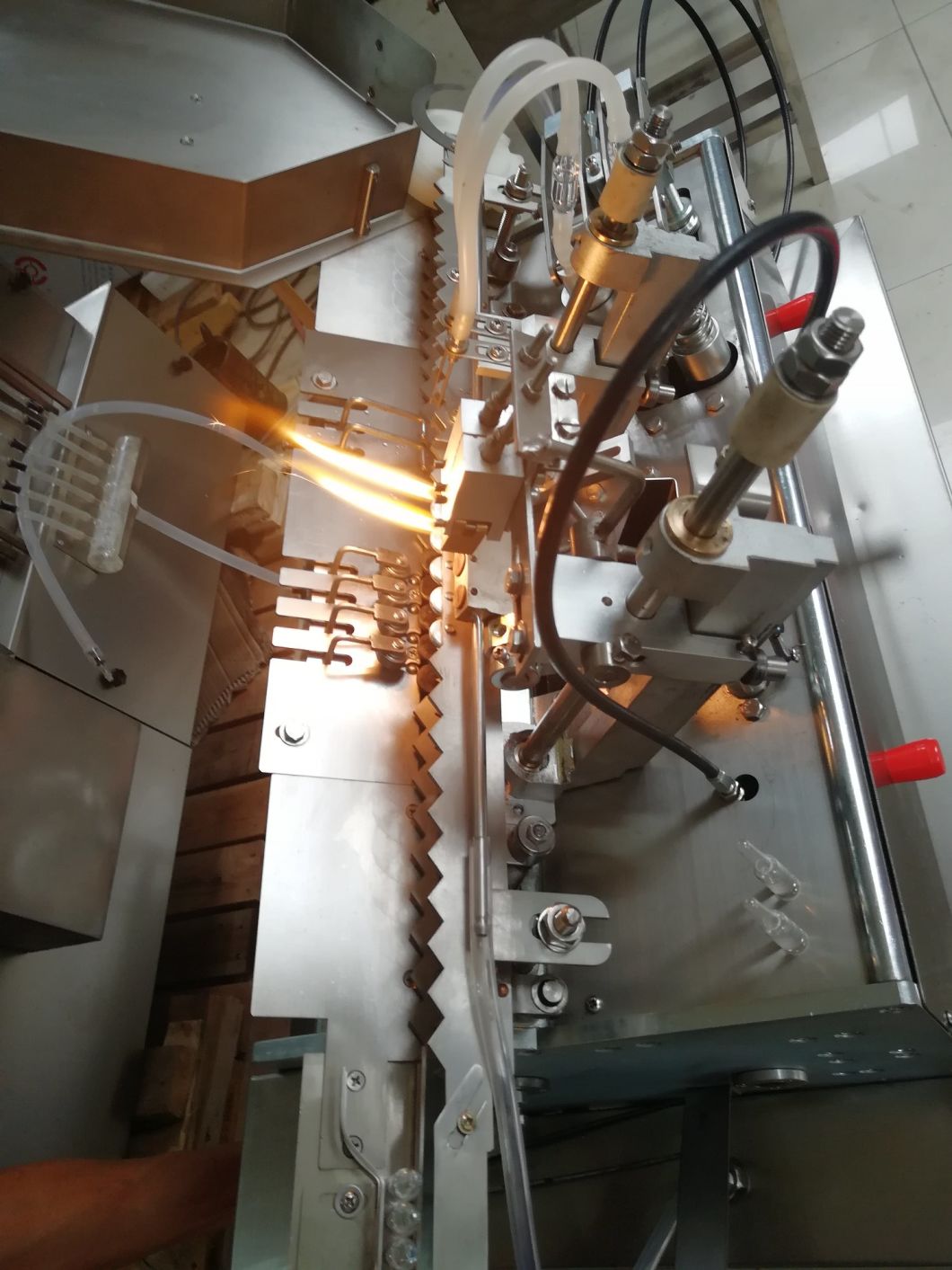 Inyección líquida cerrada de la máquina del lacre del relleno de la ampolla de Bsit
