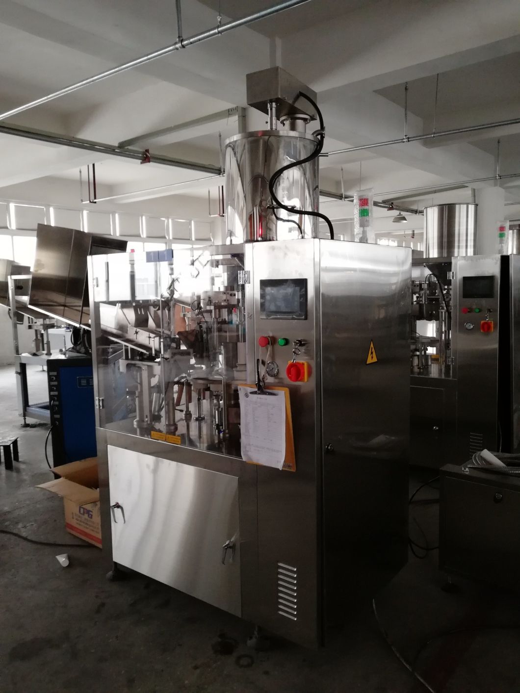 Máquina semiautomática de llenado y sellado de tubos de aluminio o metal para Bnf-60