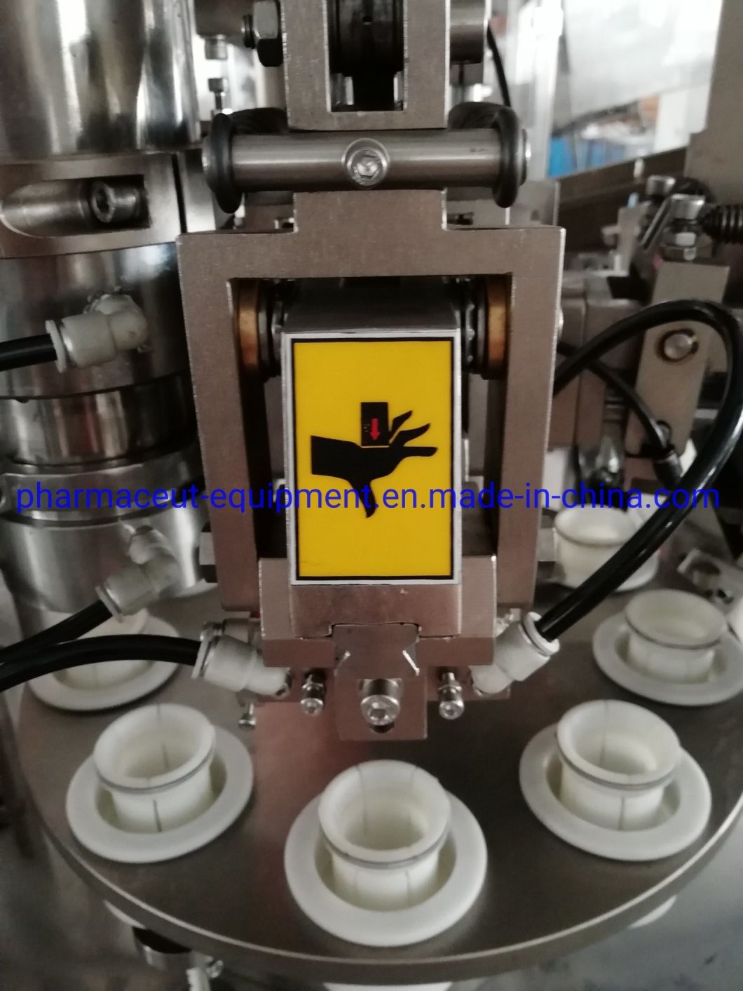 Máquina de llenado y sellado de tubos de aluminio / tubos blandos para Bnf-60
