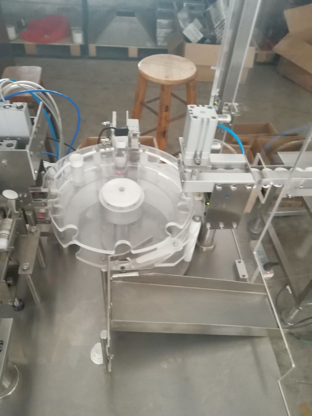 Tableta efervescente en la máquina empacadora de conteo de tubos con cubierta de vidrio