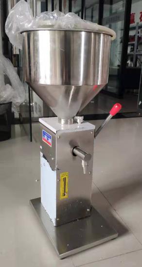 Máquina de llenado de alcohol líquido líquido desinfectante / crema manual semiautomática / líquido para lavarse las manos