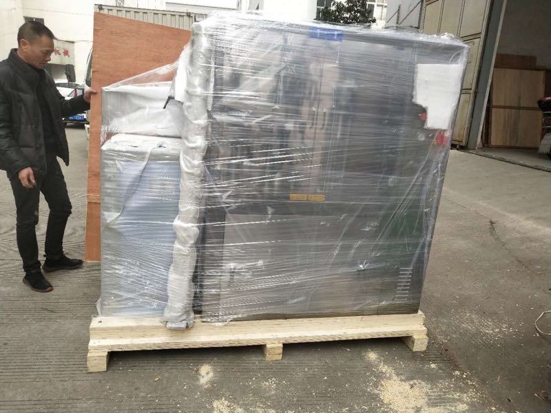 Máquina semiautomática de llenado y sellado de tubos de plástico y laminados
