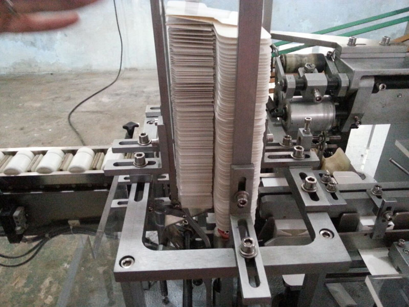 Maquinaria de procesamiento y fabricación de embalajes y cajas de cartón para pasta
