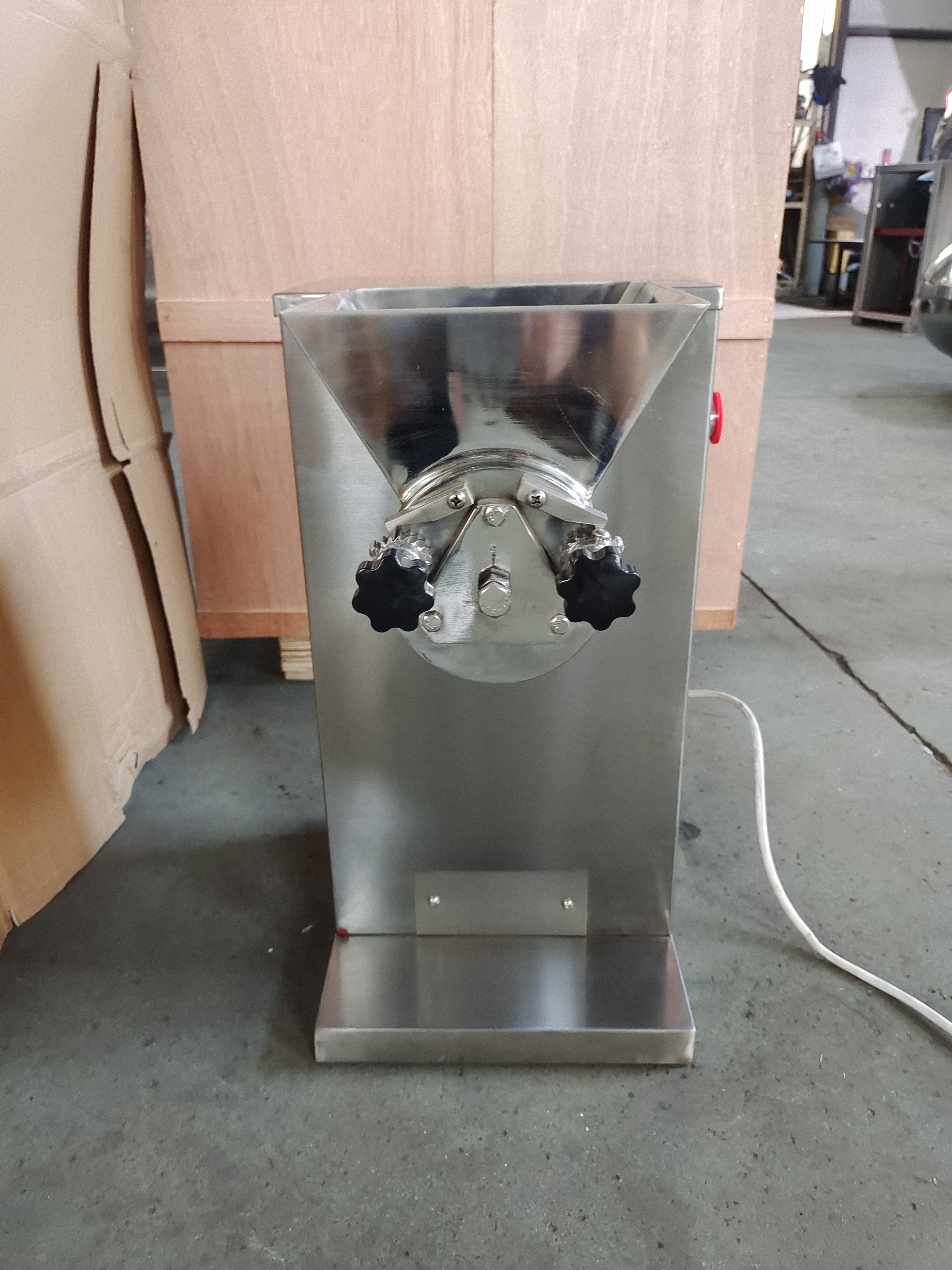 Yk60/90/160 High Quality Granulator machine with SUS304 Stainless Steel GMP Standard for Sale