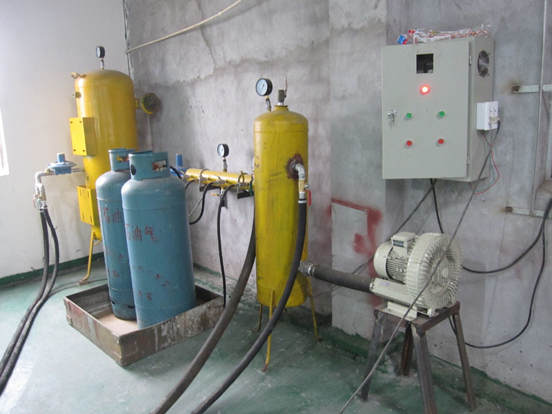 Автоматическая формовочная машина для изготовления стеклянных ампульных туб 