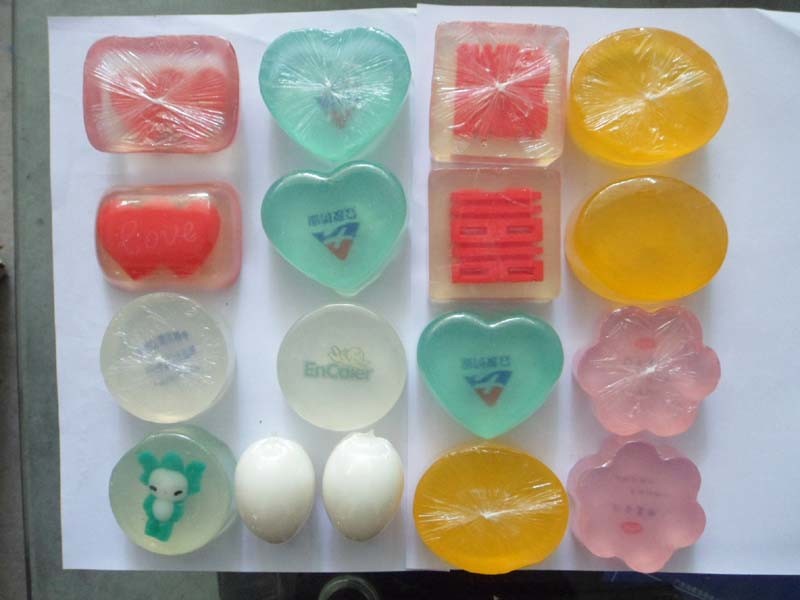 в мыльную пленку с конвейерной лентой Автоматическая упаковочная машина для мыльной пленки с конвейерной лентой 